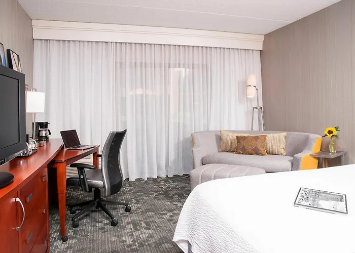 Courtyard Chicago Glenview/northbrook Hotel 3*