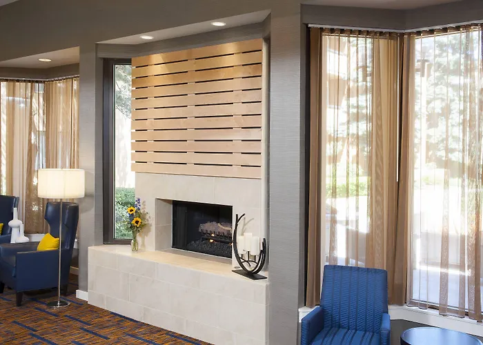 Courtyard Chicago Glenview/northbrook Hotel 3*