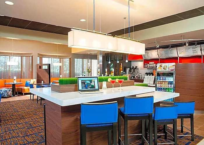 Courtyard Chicago Glenview/northbrook 3*