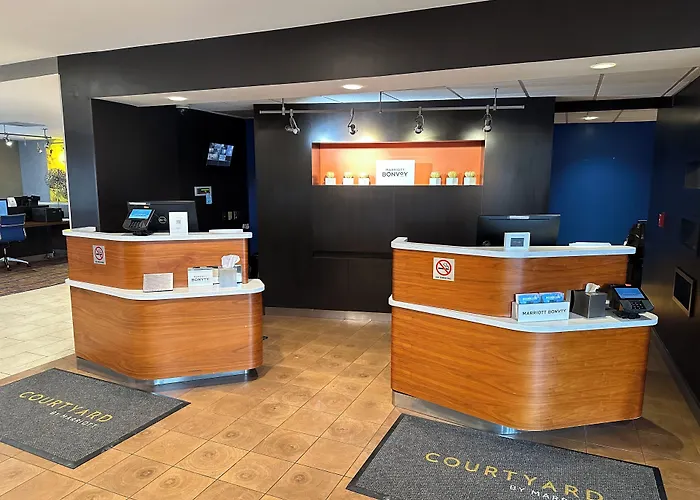 Courtyard Chicago Glenview/northbrook Hotel 3*